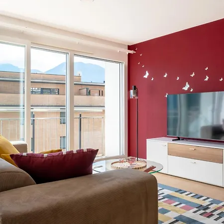 Gem By The With Wi-fi, Netflix Apartment *